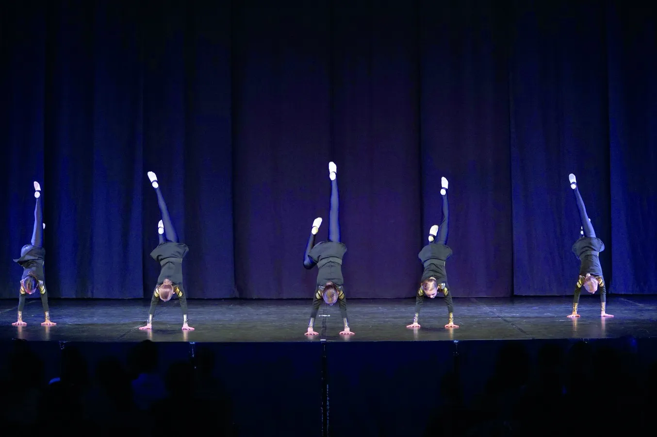1. Team Lena -Fitnesskurse im Tanzwerk Wesseling — träningsstudio i Köln — 3