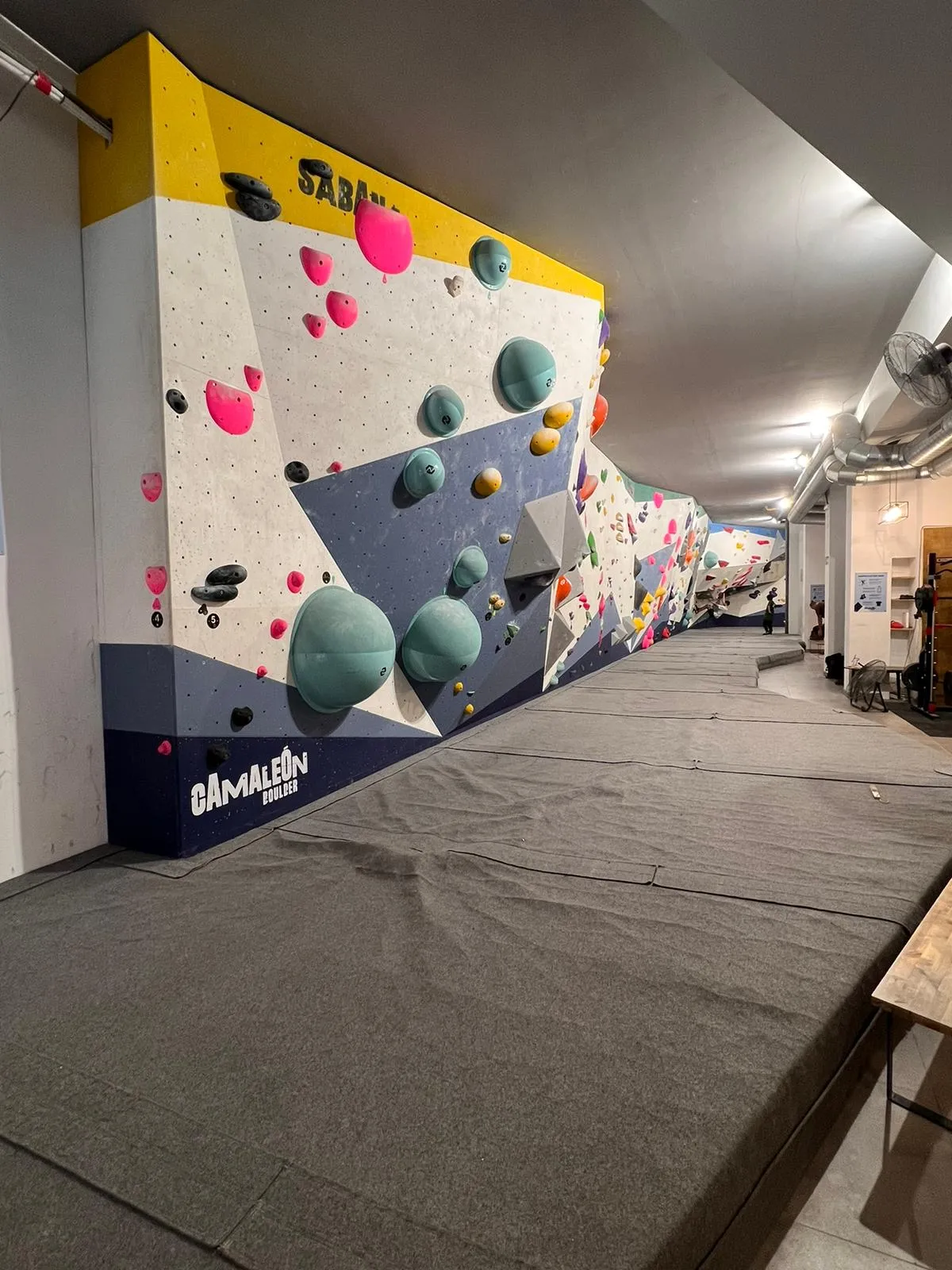Camaleon Boulder — bouldering-studio i Mestalla, Valencia — bild 2