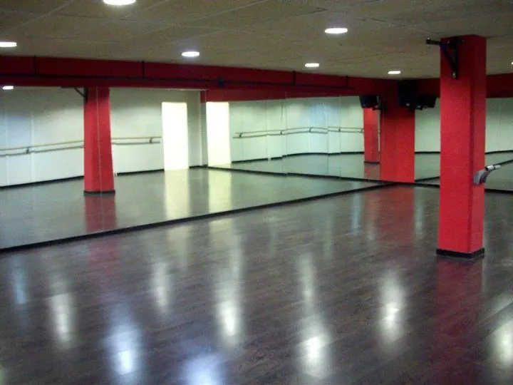 Estudi De Dansa Esther Anton — baile-studio en Terrassa — 3