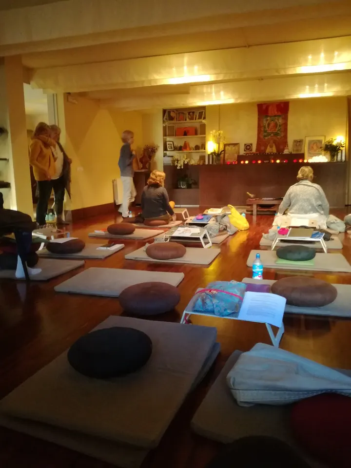 Centro de Meditación Dharmadhatu — Breathwork en l'Eixample, Barcelona