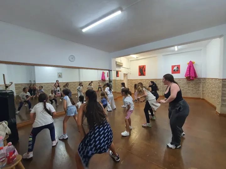 Escuela de Baile Flamenco María la Rabota — Baile en Pescadería, Almería