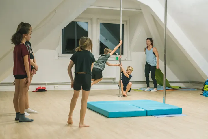 Poledancestar — pole fitness-studio in Neustadt-Neuschönefeld, Leipzig — 3