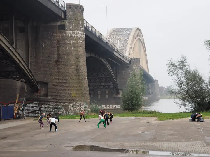 Buskruit — Yoga in Kluis, Malden