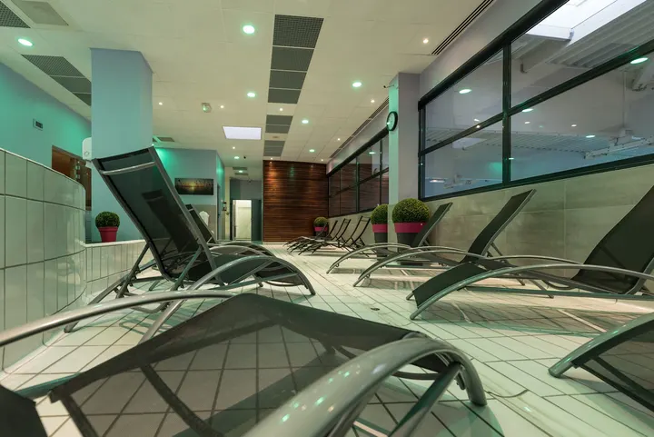 Piscine Montbauron Versailles — bien-être-studio à Versailles — 3