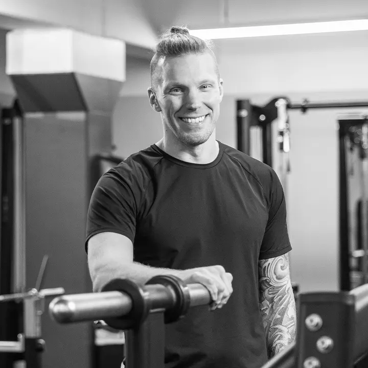 Tomi Lindholm Valmennus Oy — PT Studio – Asemantausta, Lahti