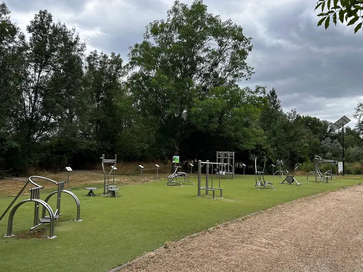 Aire de fitness — salle de fitness-studio à La Fosse Raviau, Tours — 2