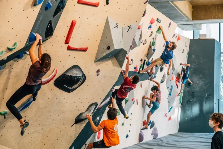 Climbing District Batignolles — Bloc à Quartier des Batignolles, Paris