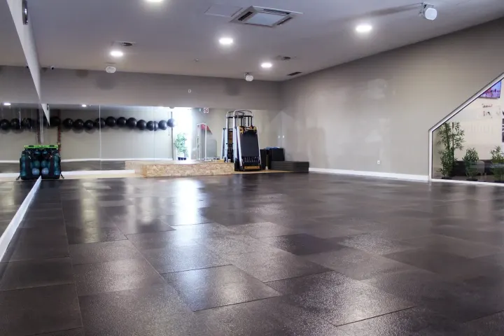 Mais Fit Premium Low Cost — ginásio-studio em Canidelo, Porto — 3
