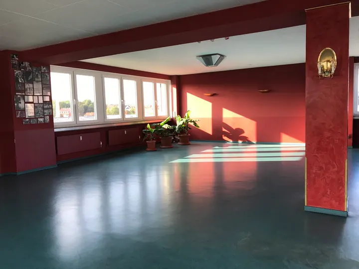 Estudio Latinoamérica — Tanz in Südfriedhof, Kiel