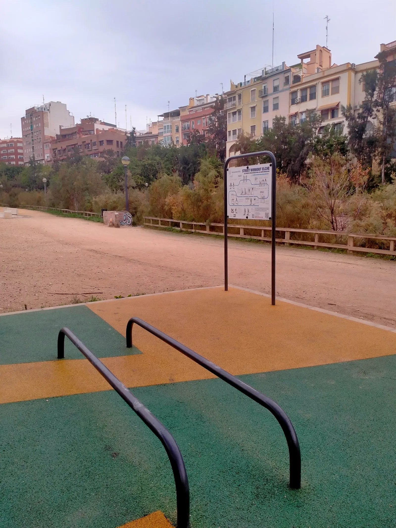 Parque calistenia sur — calisthenics-studio en Urbanització Les Atzavares, Elche — 2