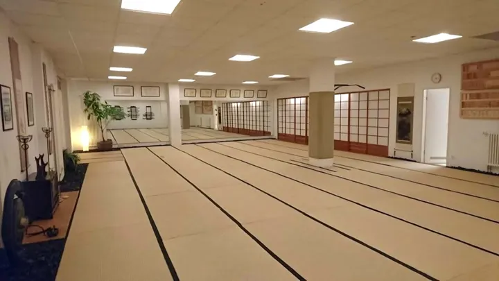 Kampfkunst & Kampfsport in Köln: Kung Fu, Tai Chi, Schwertkampf & Stockkampf im Tenshinkai Dojo — kampfsport-studio in Nippes, Köln — 2