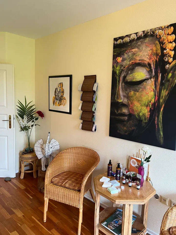 Love and Lights Yoga — Yoga in Wegberg