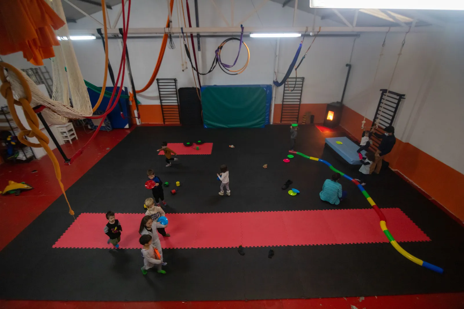 Pirouette Zona Circo — aerial-studio i El Crucero, Burgos — bild 3