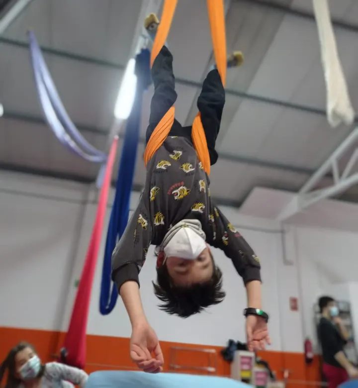 Pirouette Zona Circo — aerial-studio en El Crucero, Burgos — 3