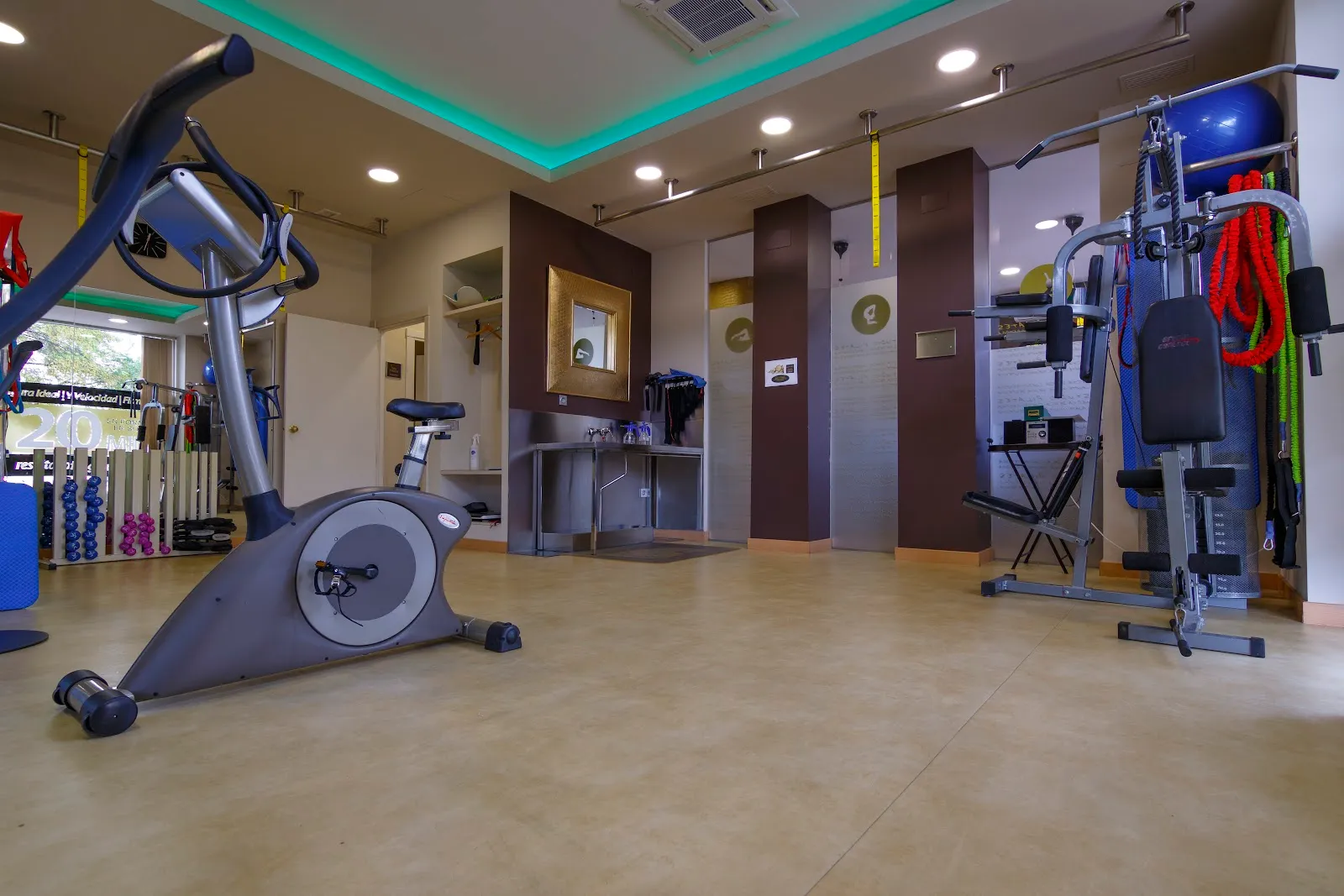 SOLIS CENTER — entrenamiento personal-studio en María Auxiliadora, Badajoz — 3