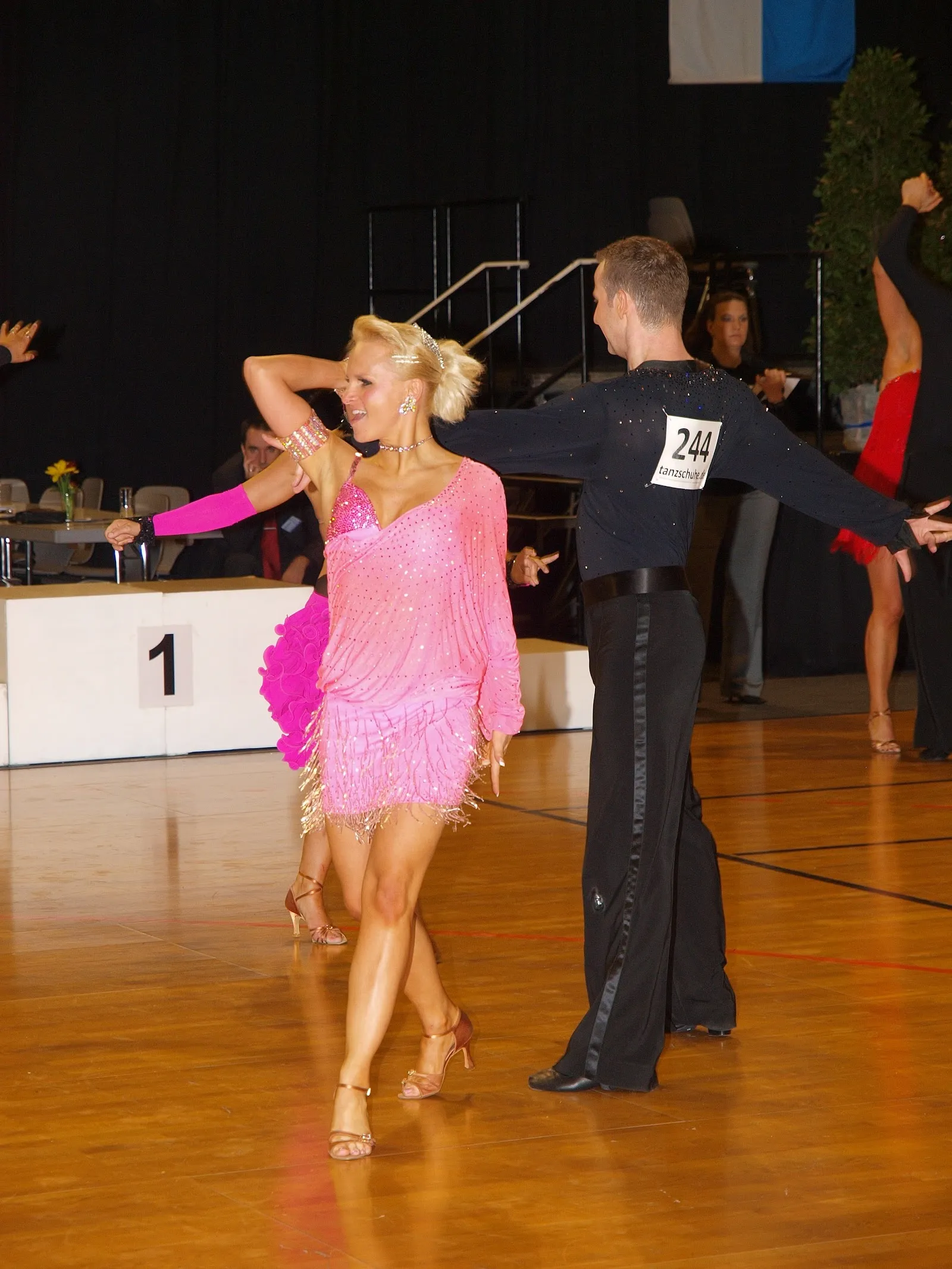 Tanzschule Sandra Dumser — tanz-studio in Krailling — 4