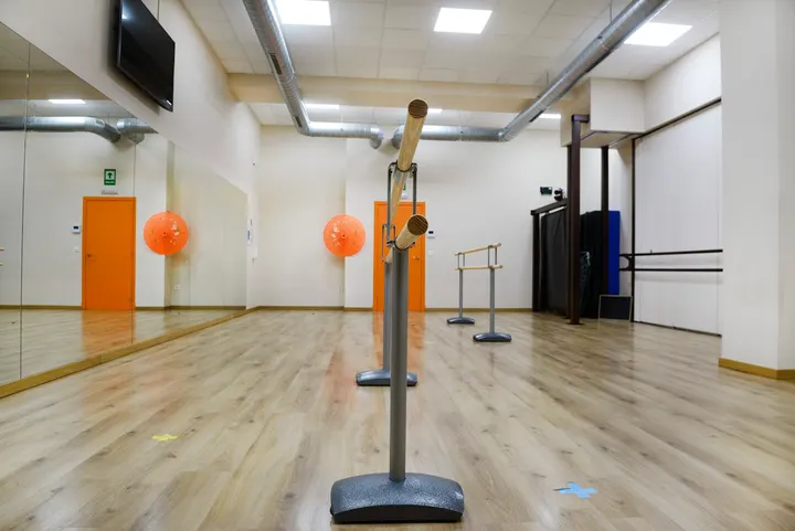 Tics-Espazo De Formacion Artistica — baile-studio en Casco Vello, Ourense — 2