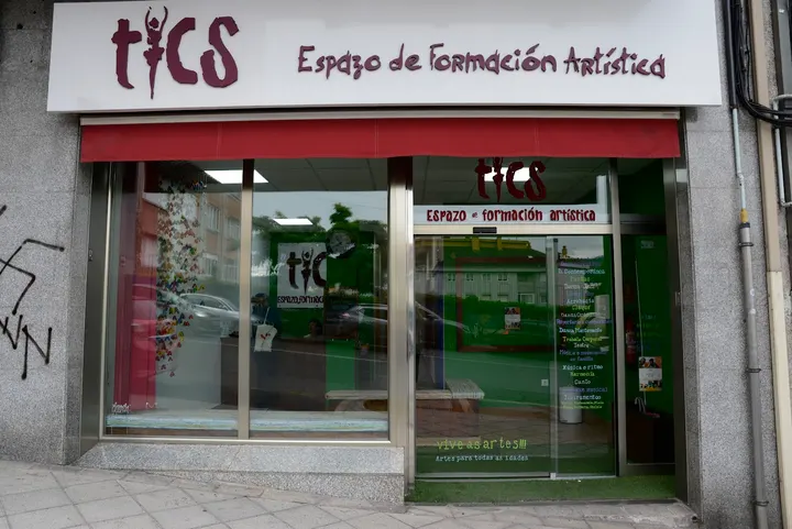 Tics-Espazo De Formacion Artistica — Baile en Casco Vello, Ourense