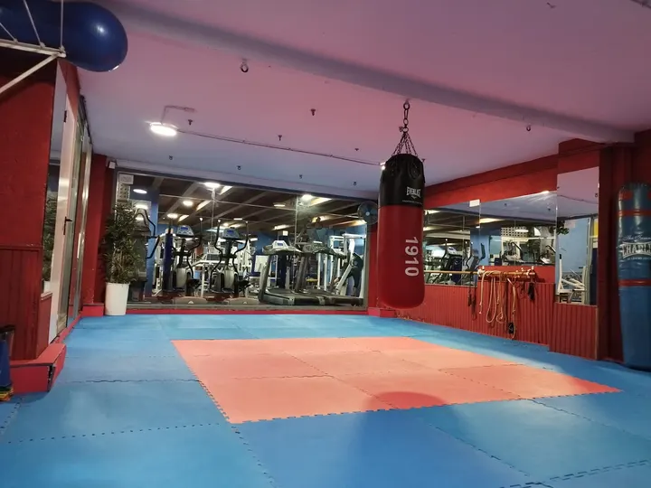 Gimnasio Space Fitness — Estudio de fitness en Caño Argales, Valladolid