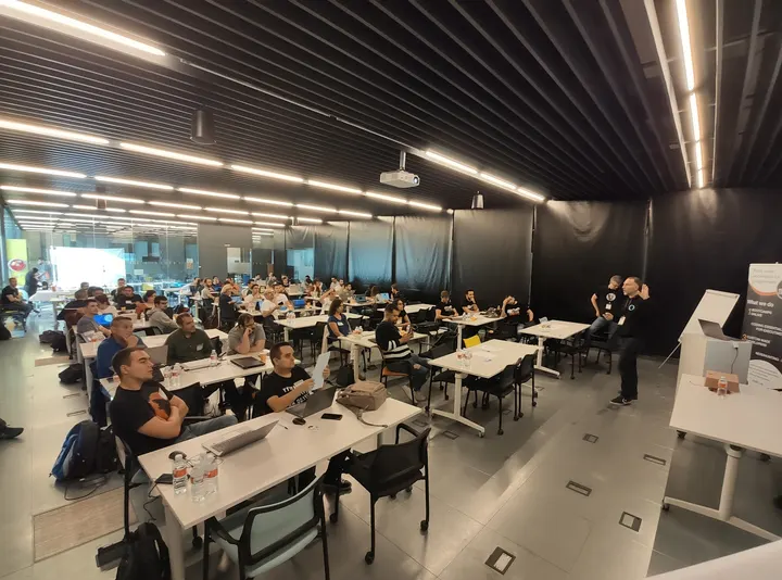 KeepCoding - Full Stack Bootcamps — Entrenamiento funcional en Arganzuela, Madrid