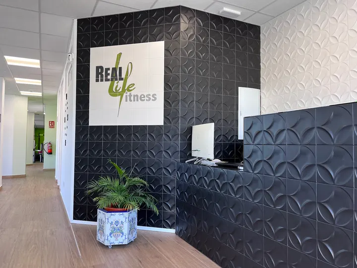Real Life Fitness — Fuerza en la Coma, Paterna