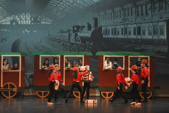 Escola de Dansa Eva Gris — baile-studio en Cornellà de Llobregat, Barcelona — 2