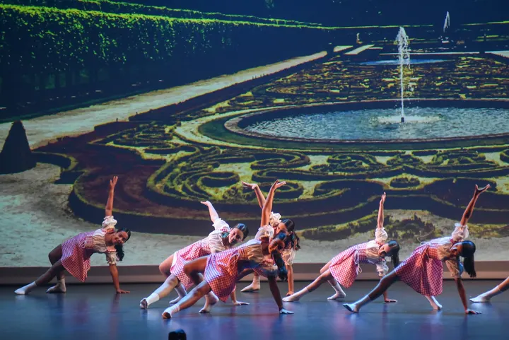 Escola de Dansa Eva Gris — Baile en Cornellà de Llobregat