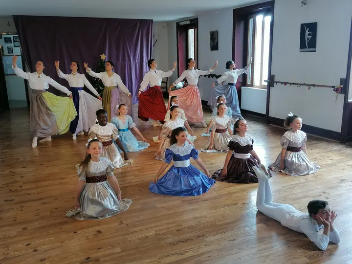 Ecole de danse classique Mireille Bony Legat — danse-studio à Saint-Chamond — 3