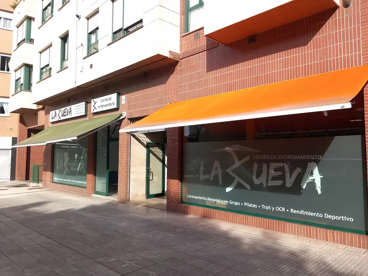 Centro de entrenamiento La Cueva — Estudio de fitness en Montevil, Gijón