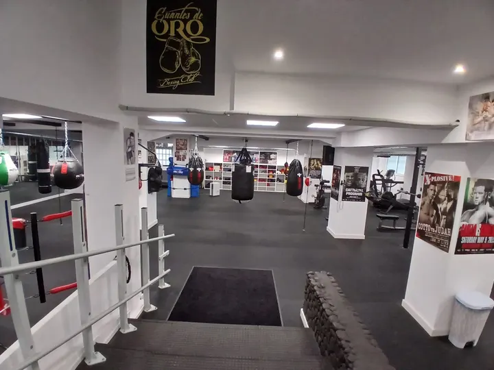 Guantes de Oro Boxing Club — artes marciales-studio en Agra do Orzán, A Coruña — 3