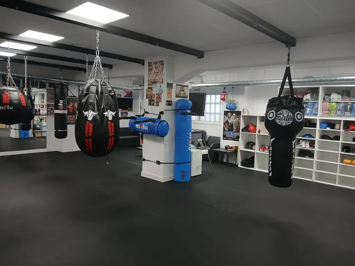 Guantes de Oro Boxing Club — artes marciales-studio en A Coruña — 3