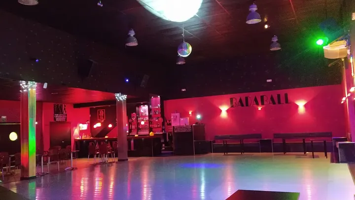 Eclipse Dance | Clases de Salsa y Bachata — Baile en Manresà, Badalona
