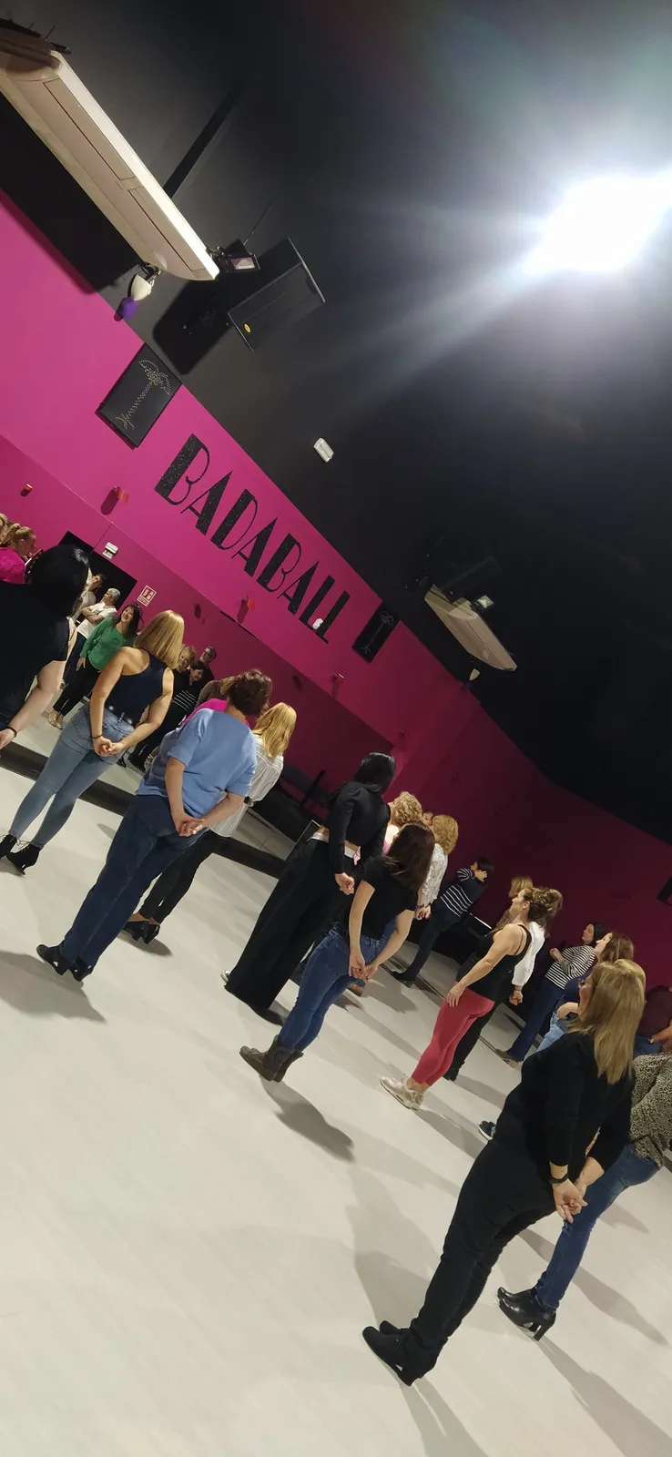 Eclipse Dance | Clases de Salsa y Bachata — dans-studio i Badalona — bild 3