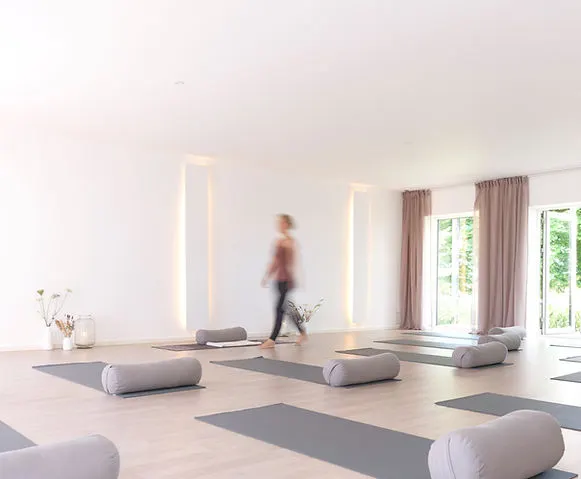 SATTVA YOGA ApS — yoga-studio i Grumløse, Lundby
