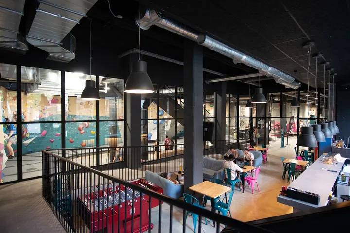 Bloc District Marina — Boulder en Sant Martí, Barcelona