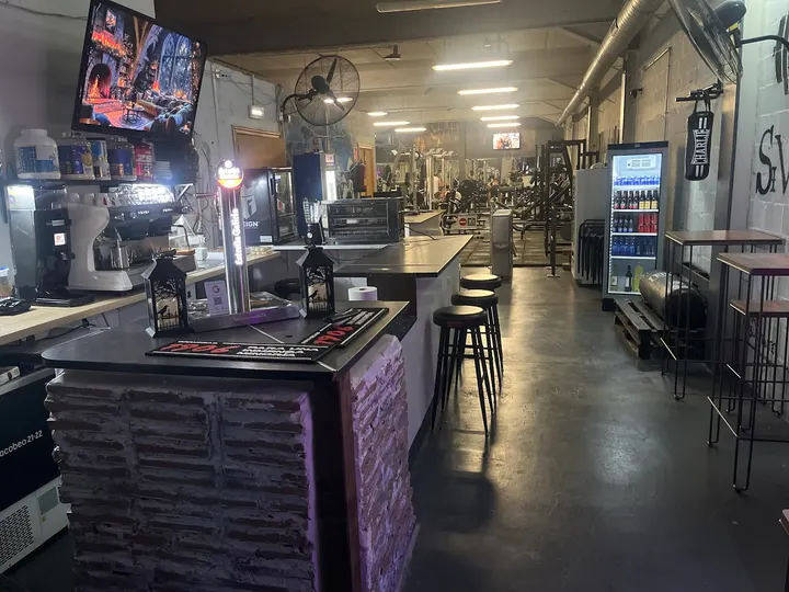 OLD SCHOOL IRON | Gym | Café | Bar — Estudio de fitness en Arroyo de la Miel, Benalmádena