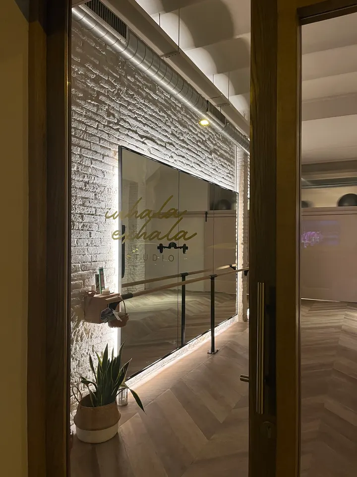 Inhala Exhala Pilates Studio — Pilates en Sant Martí, Barcelona