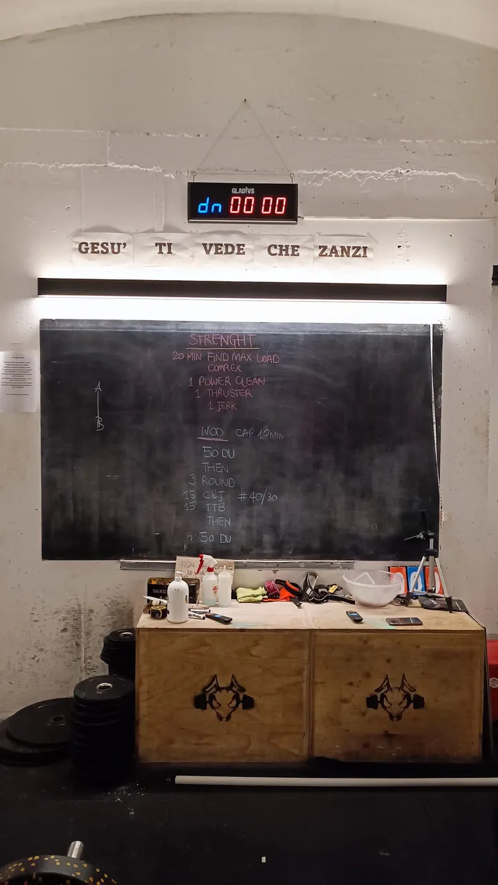 Crossfit Six Feet Under — crossfit-studio a Lomazzo di Sopra, Lomazzo — 3