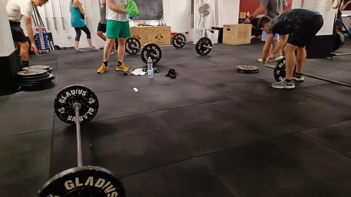 Crossfit Six Feet Under — crossfit-studio a Lomazzo — 3