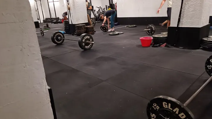 Crossfit Six Feet Under — crossfit-studio a Lomazzo — 4