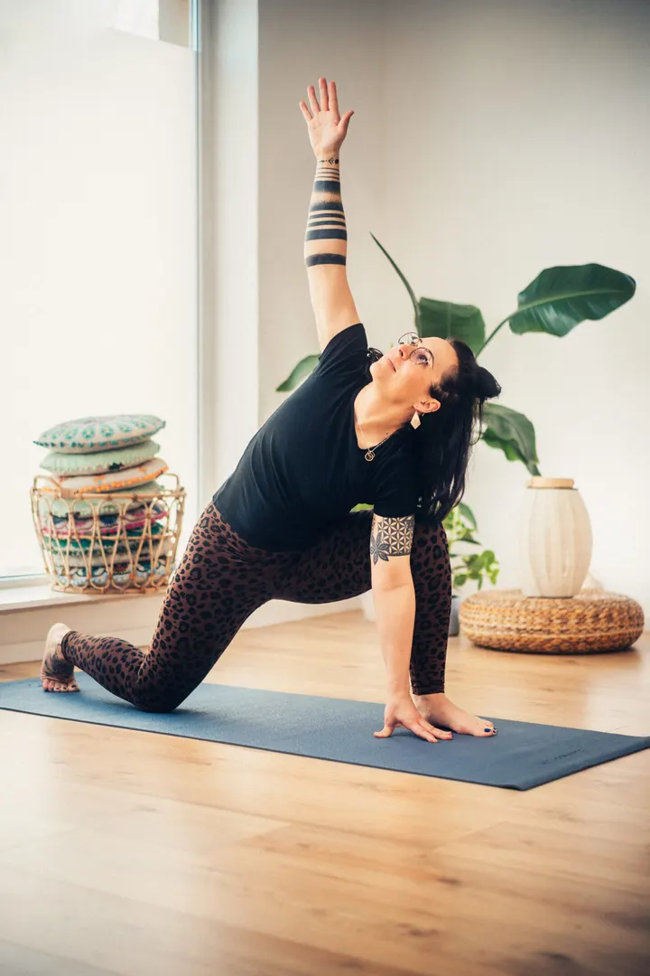 Jules YoBa Inhaberin Juliane Röhricht I YoBa Studio Dresden — Yoga in Coschütz/Gittersee, Dresden