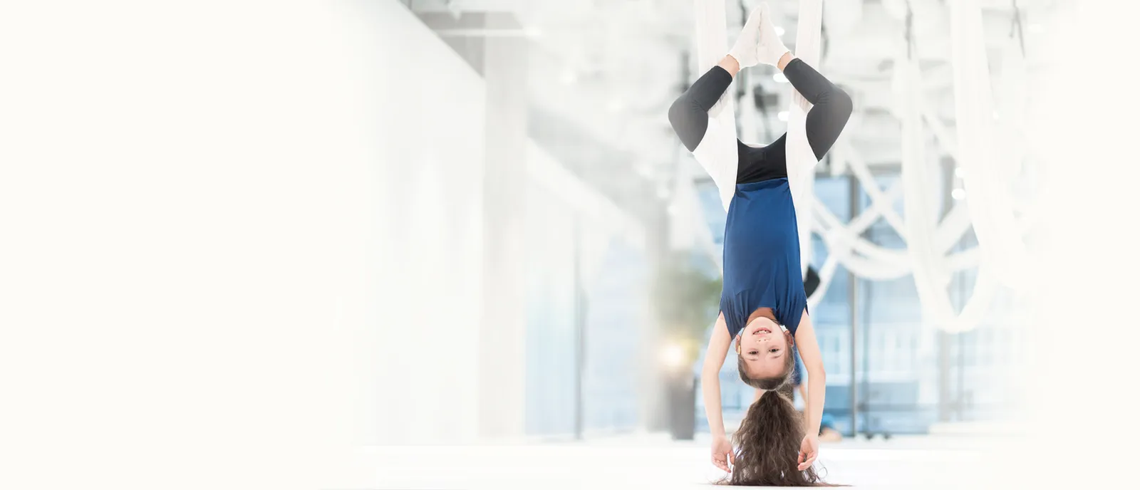 Estudio de AeroYoga Zaragoza - Sala de actividades La Vida en Verde — yoga-studio en Casco Antiguo, Zaragoza — 2