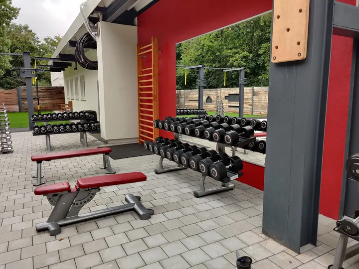 V8 Sports — fitnessstudio in Frankfurt am Main — 4