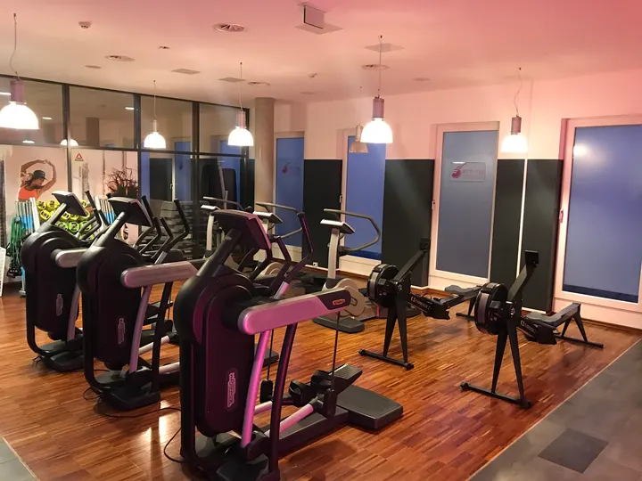 Fit T9 Wedding Frauenfitness — fitnessstudio in Berlin — 4