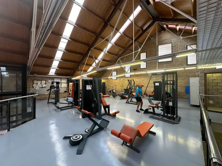 Valencia Club de Halterofilia — fuerza-studio en la Creu del Grau, Valencia — 2