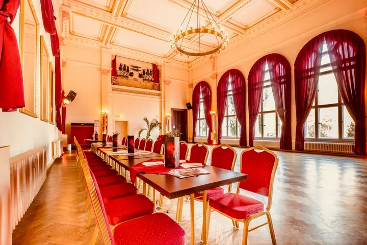 Linksfüßer Roter und Blauer Saal — tanz-studio in Potsdam — 4