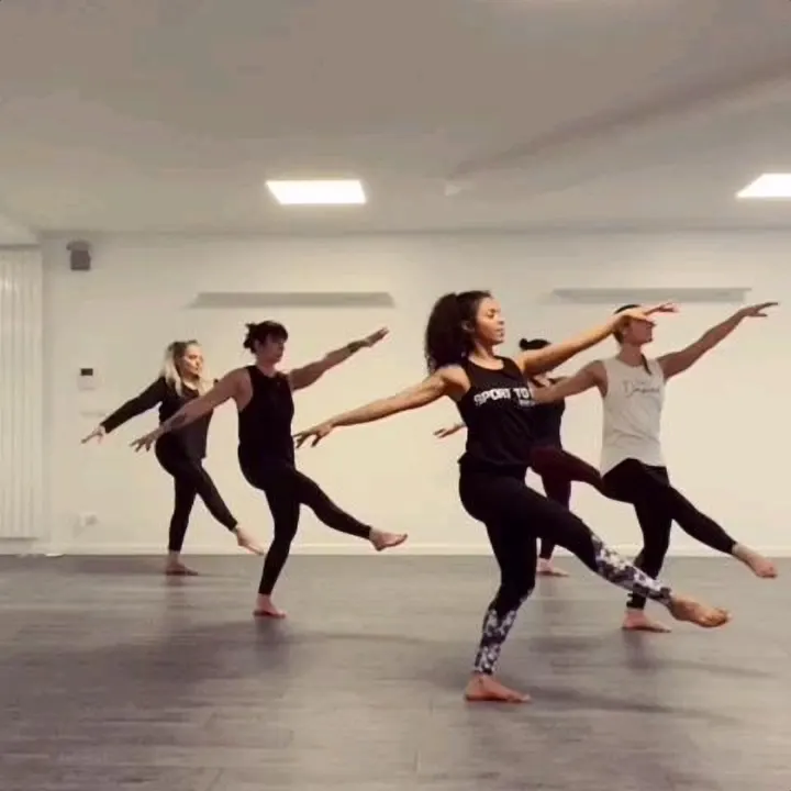 Virginie Manis — yoga-studio à Versailles — 5