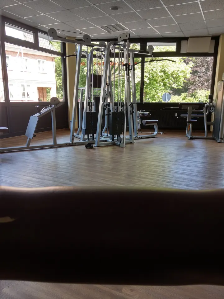 Wellness & Fitness Bad Oldesloe — Fitnessstudio in Rethwischfeld, Lübeck