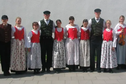Folkdanslaget Näverluren — Dans i Haga, Göteborg