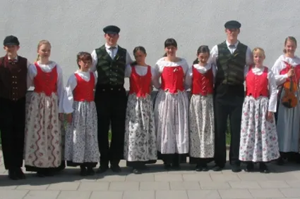 Folkdanslaget Näverluren — dans-studio i Haga, Göteborg — 3